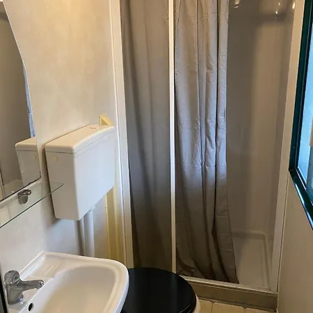 Comfortabele Familie Chalets Met Veranda Incl Airco Dichtbij Zee! Viareggio Exterior photo